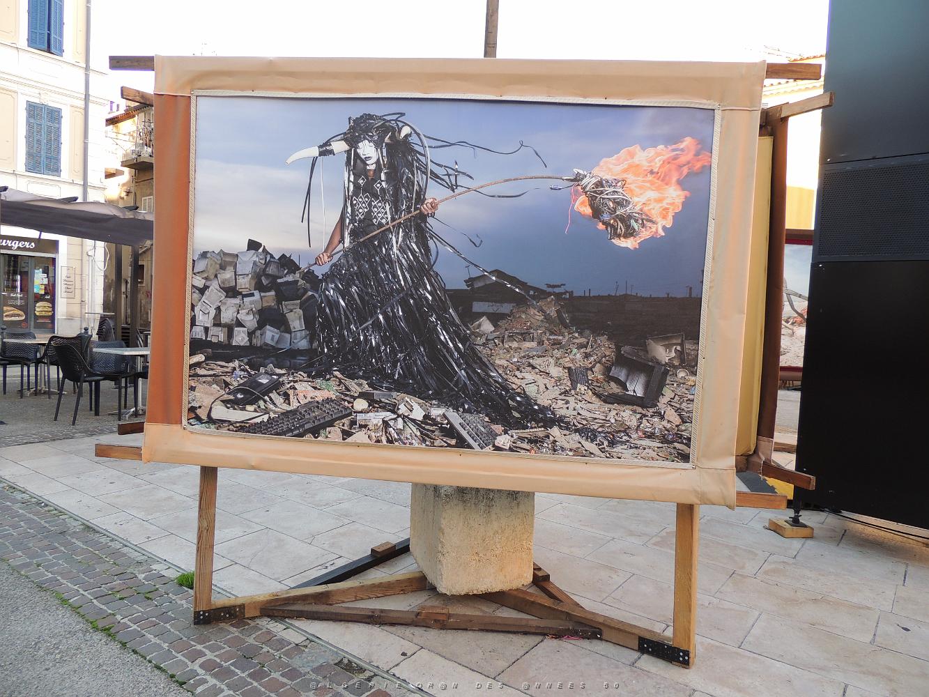 53  Place Martel Esprit Une Exposition.JPG -           